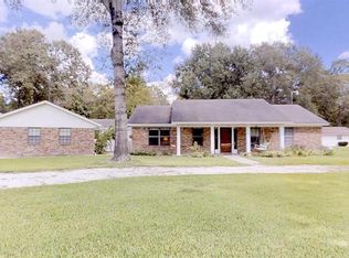 156 Fm 1696 Rd E, Huntsville, TX 77320