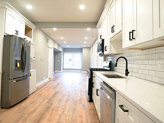 2nd image of 2828 W Palmer St #2