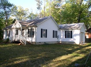 46 Raleigh Dr, Kilmarnock, VA 22482