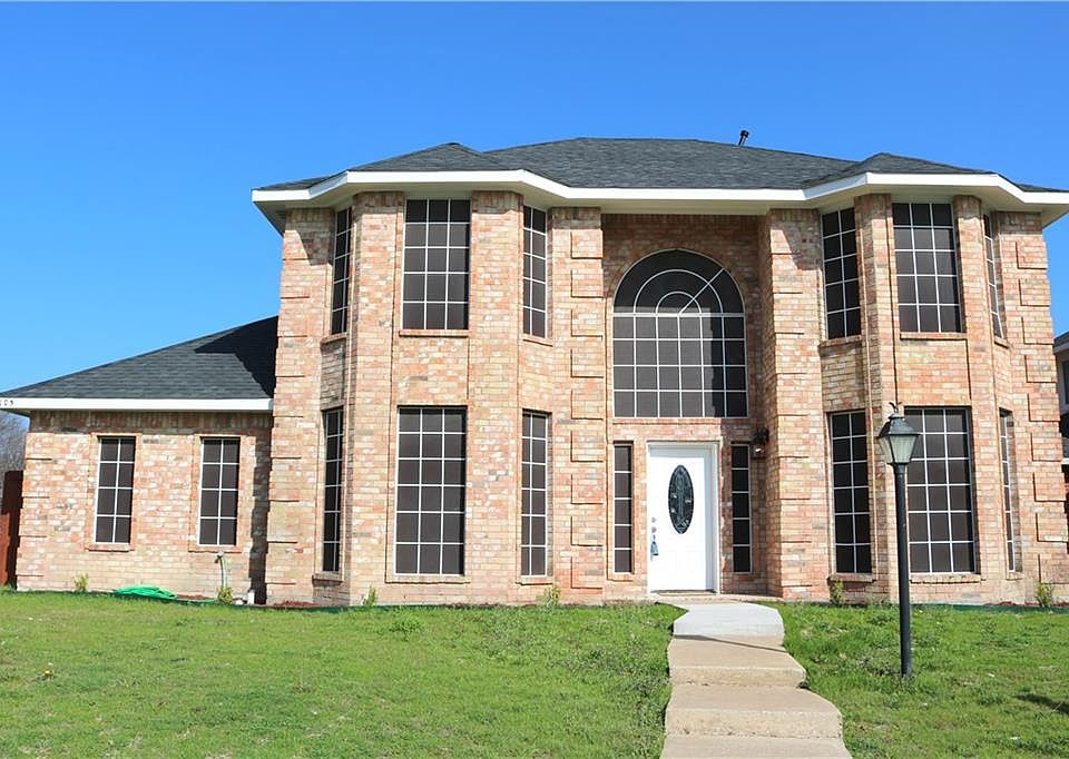 1st image of 705 Oteca Dr