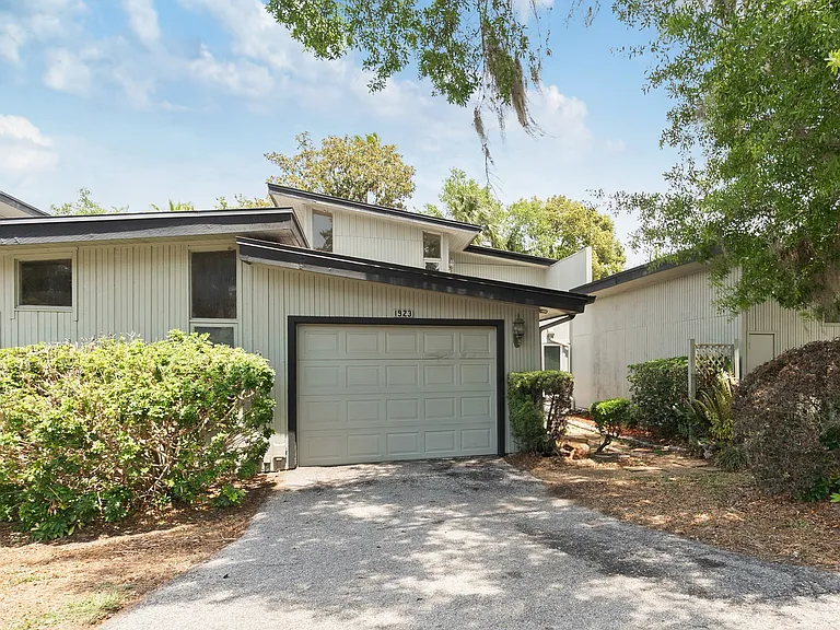 1923 Lake Alden Dr #A — Photo 1