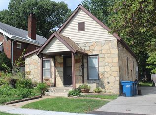 2819 Burgess Ln, Saint Louis, MO 63143