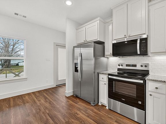 5th image of 502 E Kimball St #2