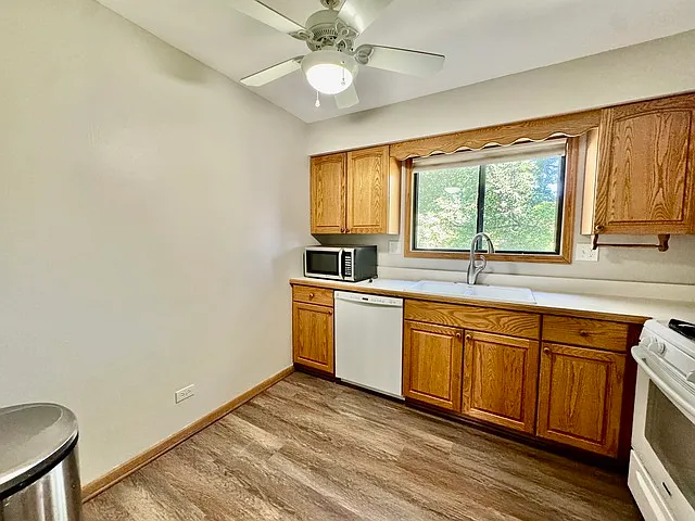 1737 Harrow Ct #B — Photo 7
