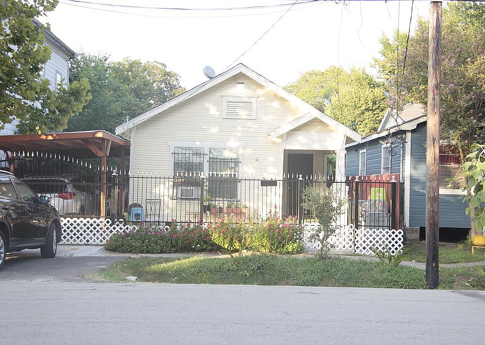 1st image of 1716 Everett St