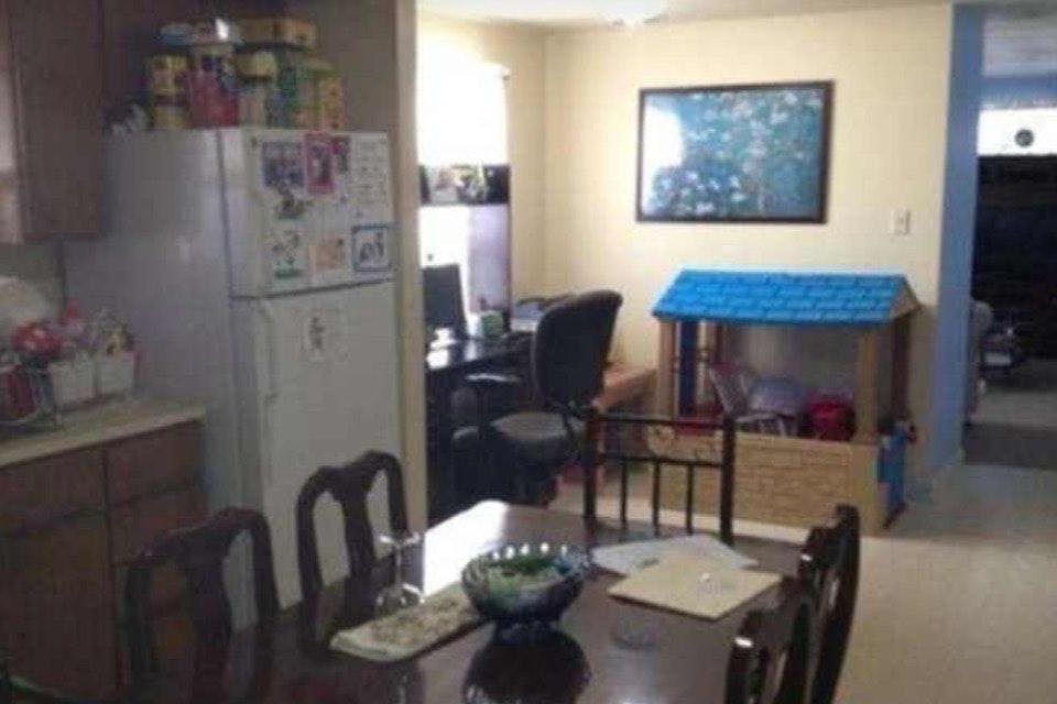Eat in kitchen/ office