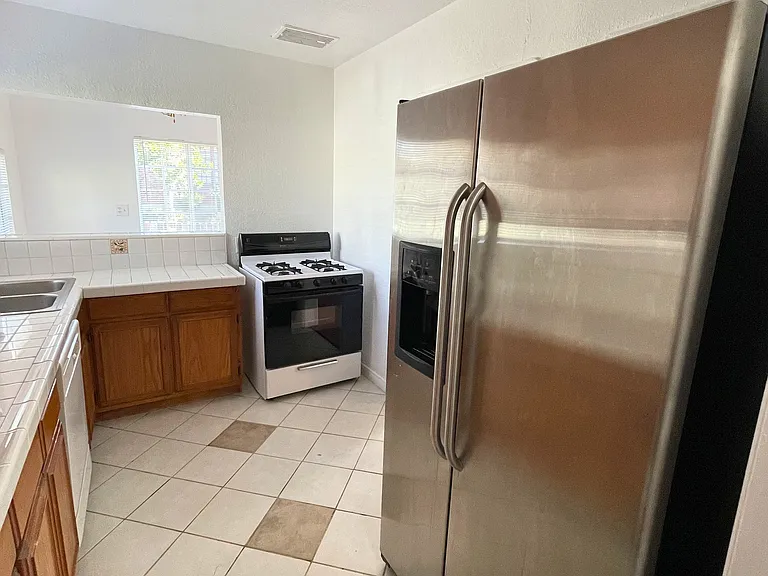 9037 Cattaraugus Ave — Photo 3