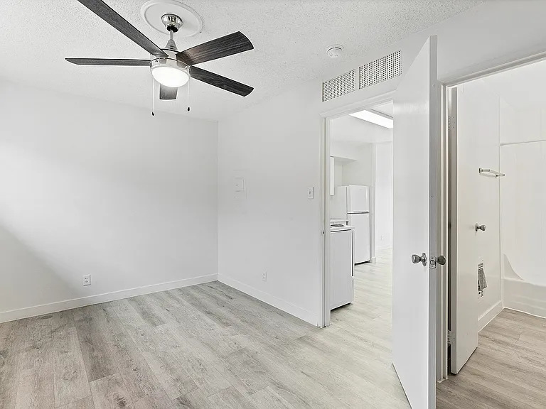 2710 Kings Way — Photo 14