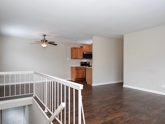 5th image of 220 Winfield Ct #220