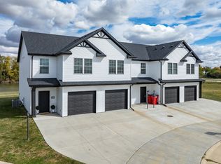 3303 Stoneway Ct, Champaign, IL