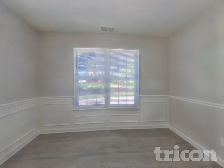 235 Chattaroy Dr — Photo 5