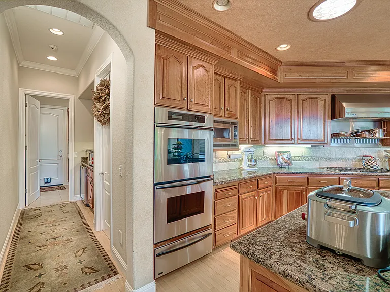 2703 Brush Creek Rd — Photo 12