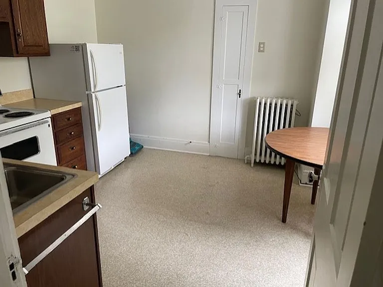 238 W Walnut St — Photo 11
