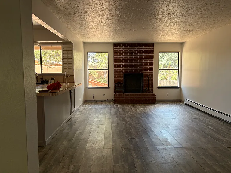 2202 Brillante St — Photo 8