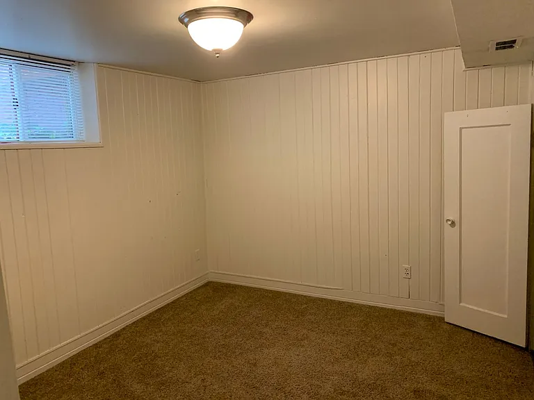 1422 W Oak St — Photo 17