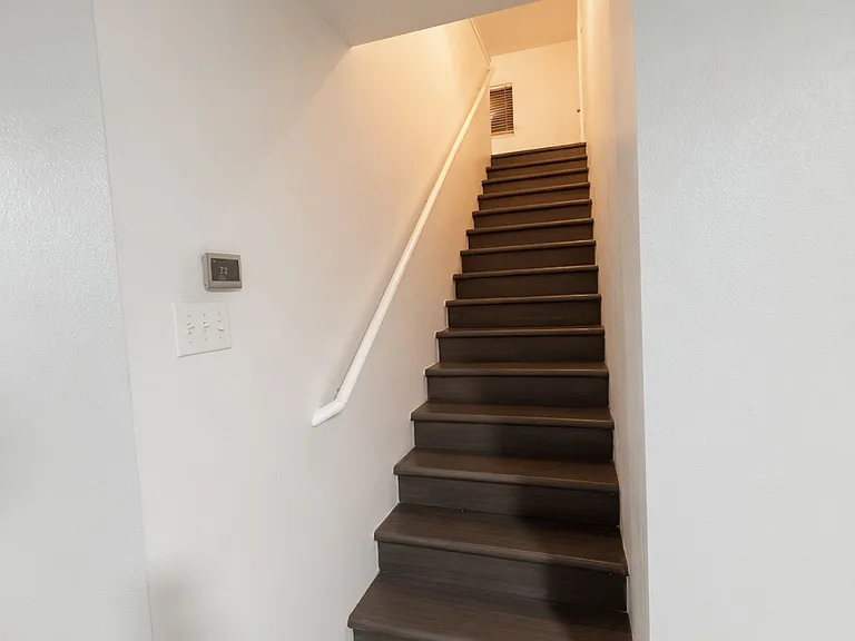 8440 Shallow Creek Dr — Photo 4