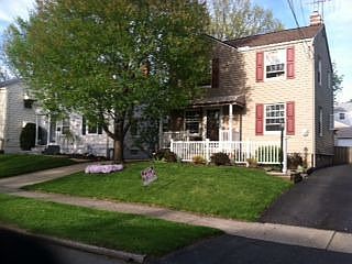 1st image of 1591 Redwood Ave