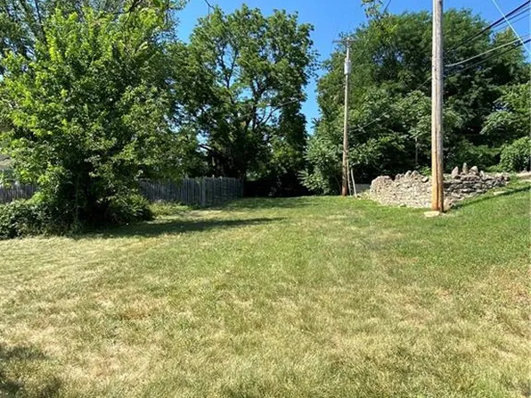1210 E 43rd St, Kansas City, MO 64110