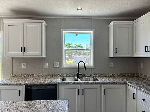 3rd image of 18 Ottomine Way