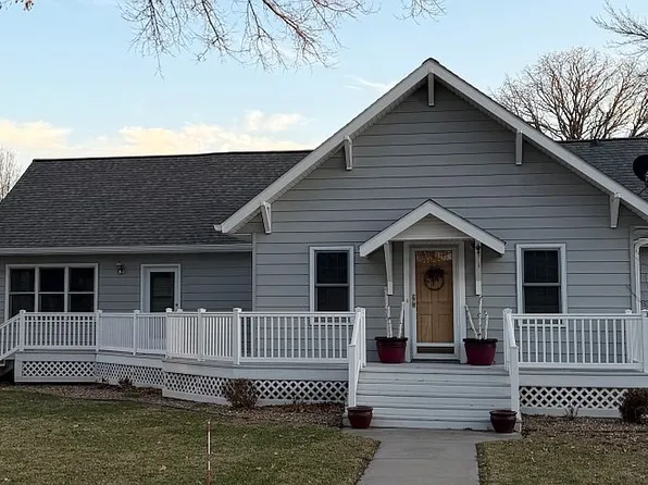 207 W 4th St, Panama, NE 68419