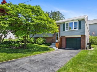 704 Midland Rd, Mechanicsburg, PA 17055