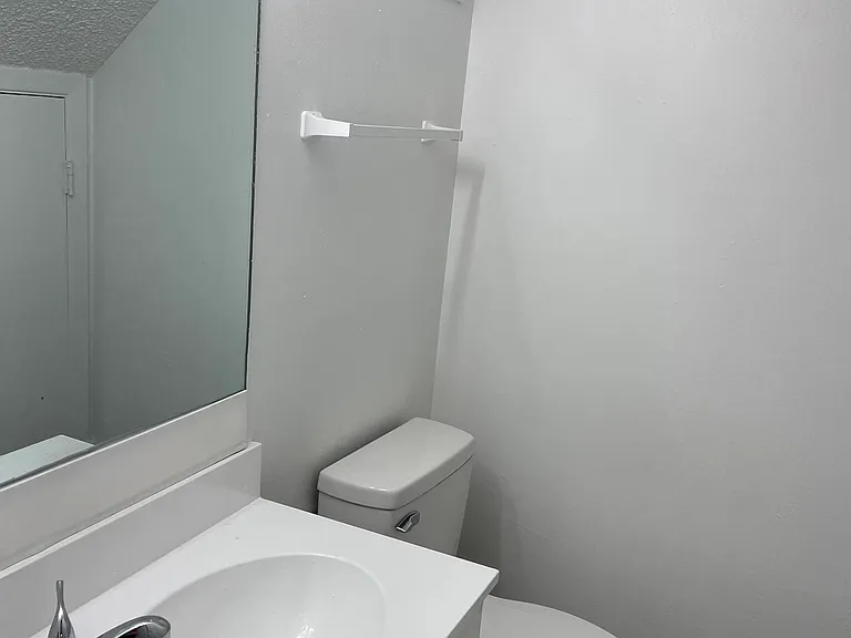 1/2 Bath