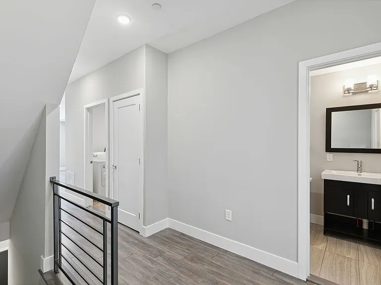 1845 E Huntingdon St — Photo 32