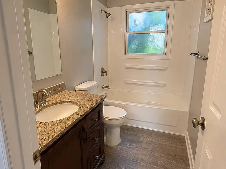 1536 Salerno Dr — Photo 9