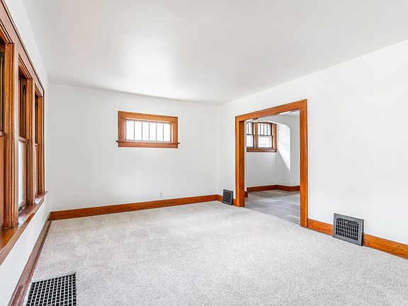 5th image of 3128 Reed St
