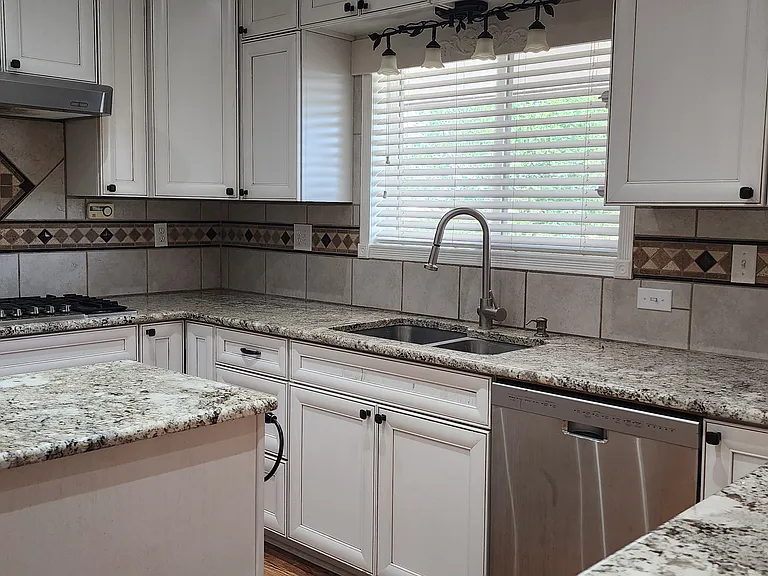 7995 Hazelgreen Rd NE — Photo 8