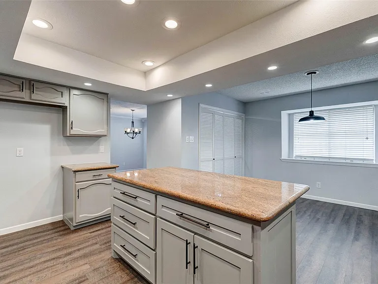 9614 Charter Ridge Dr — Photo 11