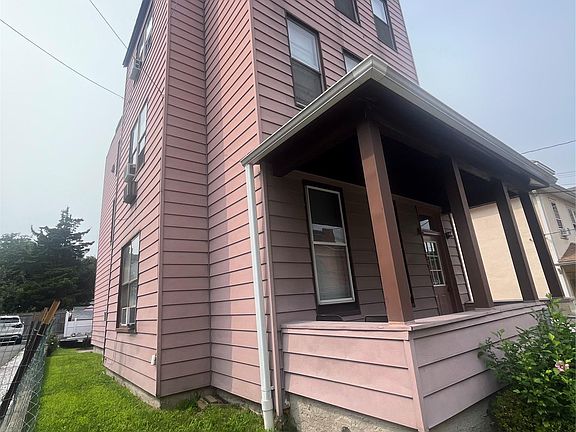 4th image of 63 Crescent Place