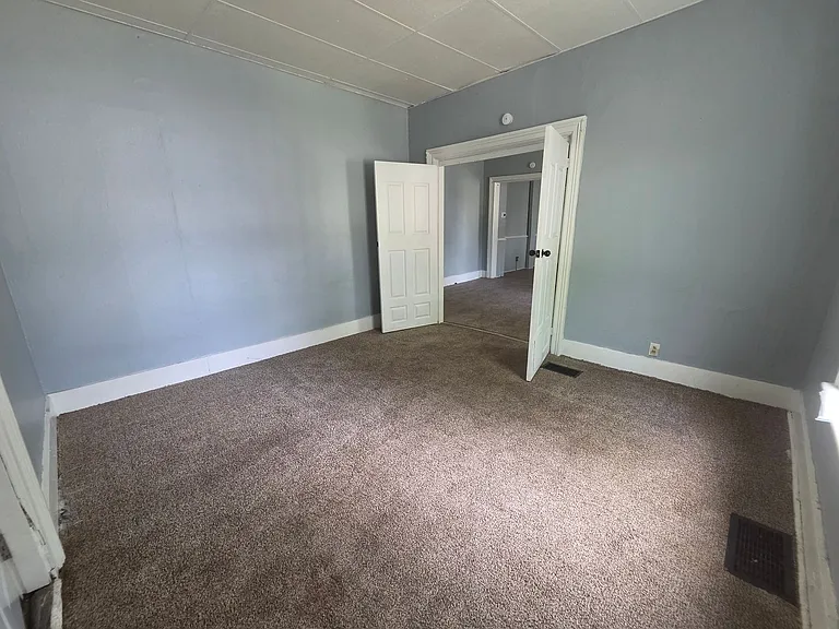 2202 Cherry St — Photo 2
