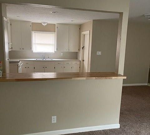2nd image of 1727 S Park Dr