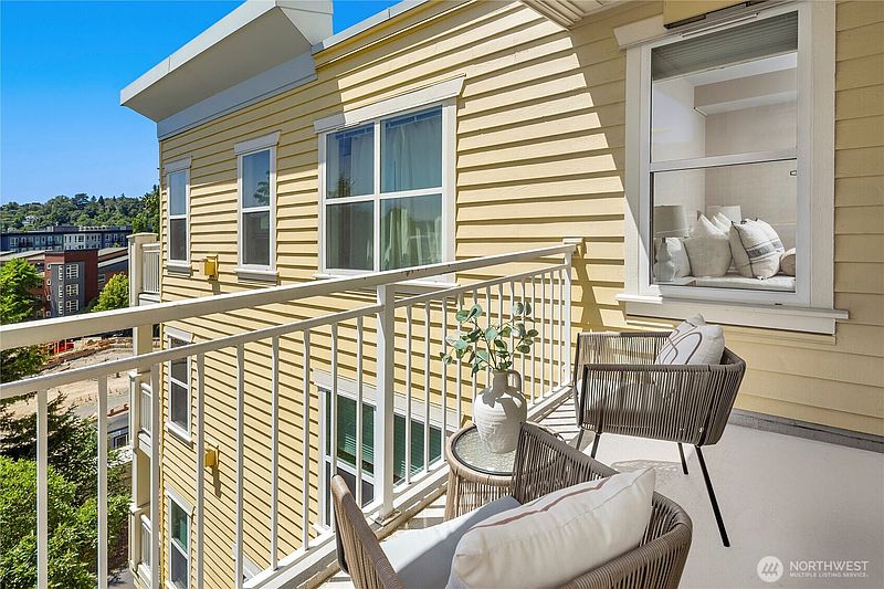 5th image of 2901 NE Blakeley Street #409
