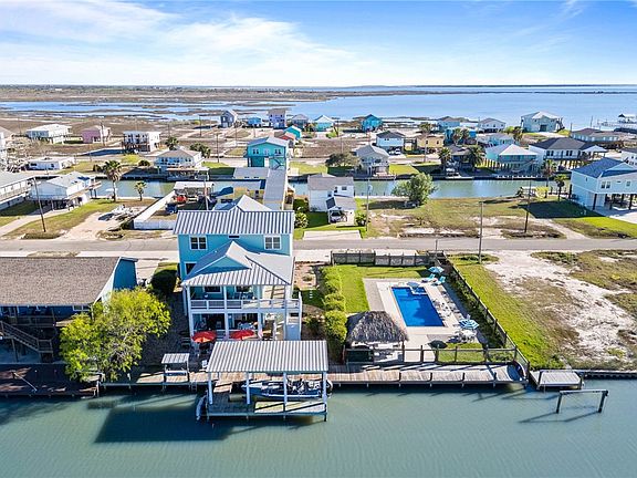 3rd image of 124 Channelview Rd