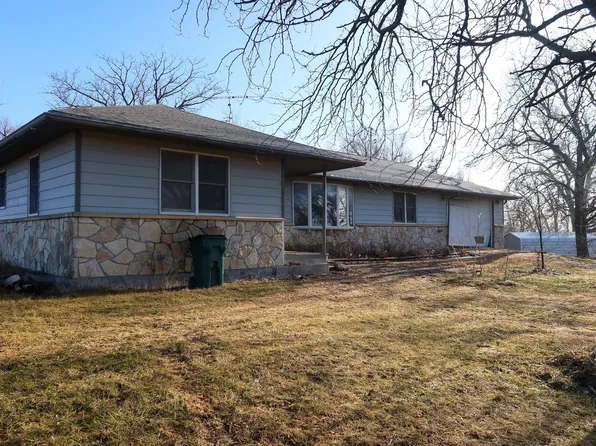 1936 Road E, Emporia, KS 66801