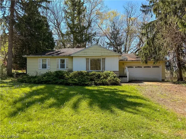 9187 Wallings Rd, North Royalton, OH 44133