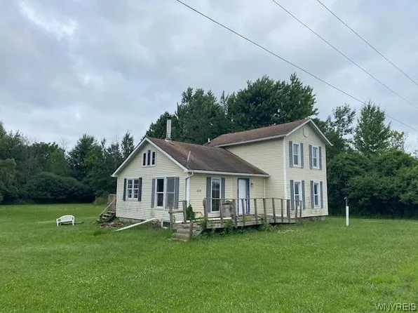 5074 Townline Rd, Medina, NY 14103