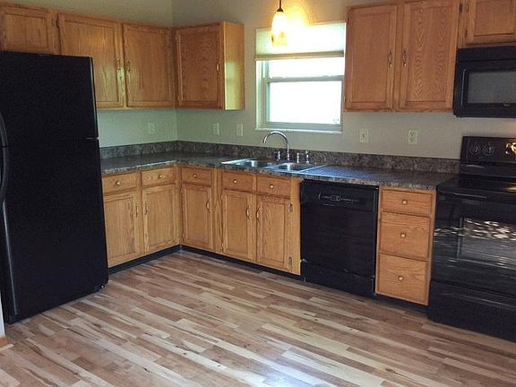 3rd image of 1430 Valley Dr