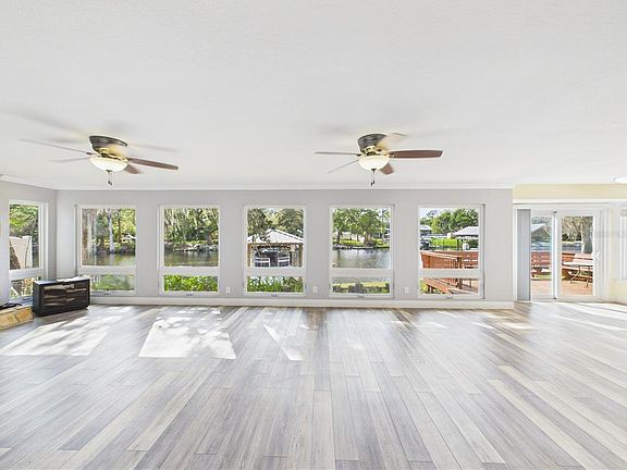 3rd image of 11202 Winn Rd