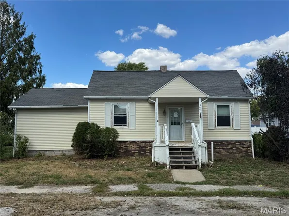 309 W 3rd South St, Mount Olive, IL 62069