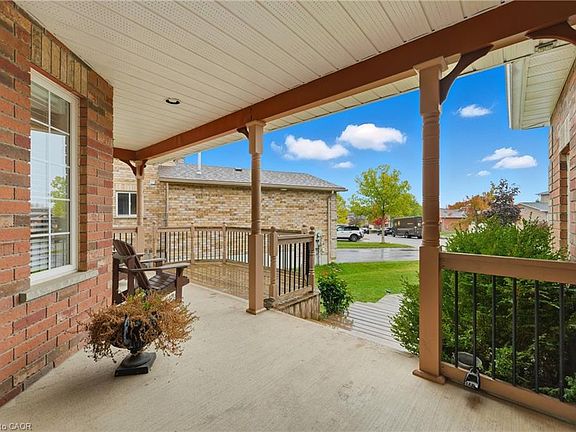 5th image of 30 Ruffet Dr