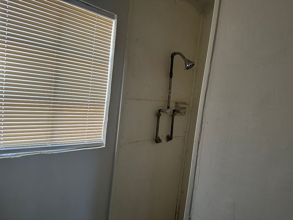 2nd image of 4214 S Presa St #1