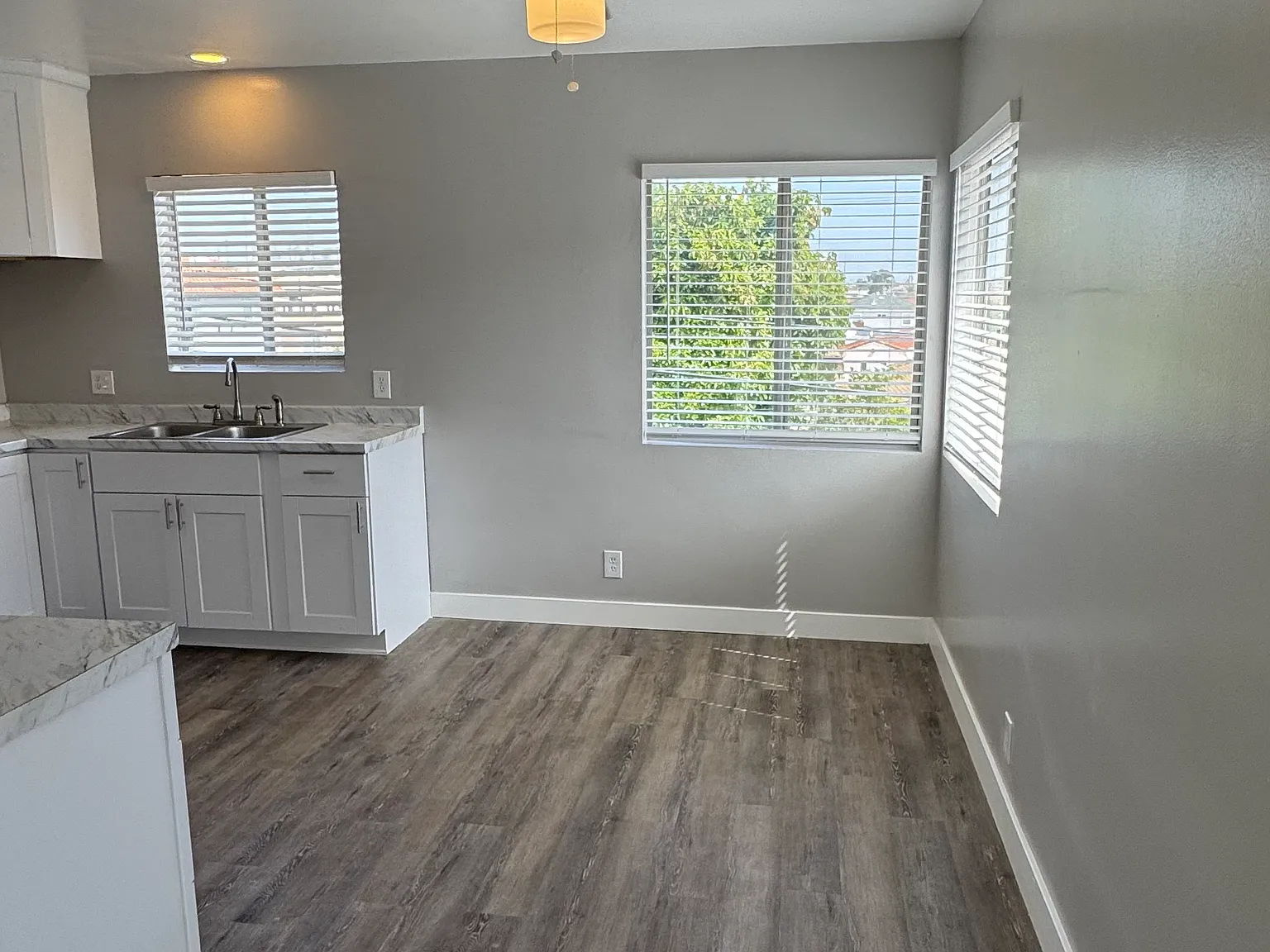2 bed, 1000 sqft, $2,350 — Photo 1