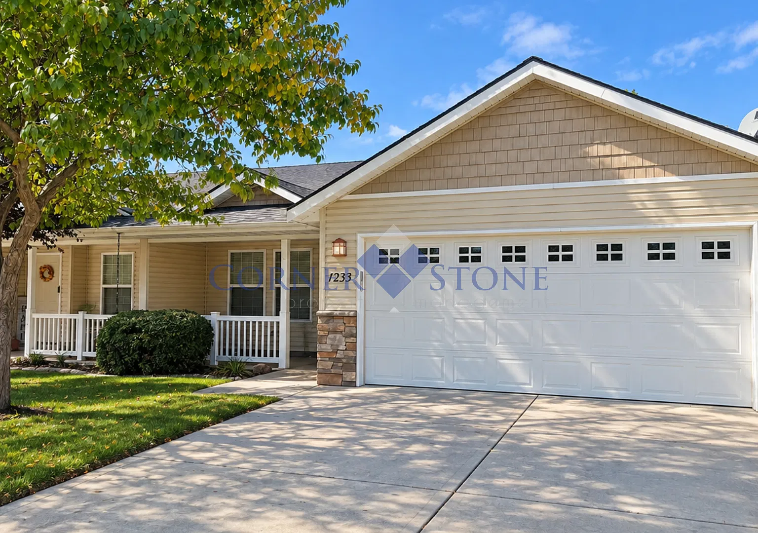 Charming 3-Bedroom Home in Meridian with a Private Backyard! — Photo 1