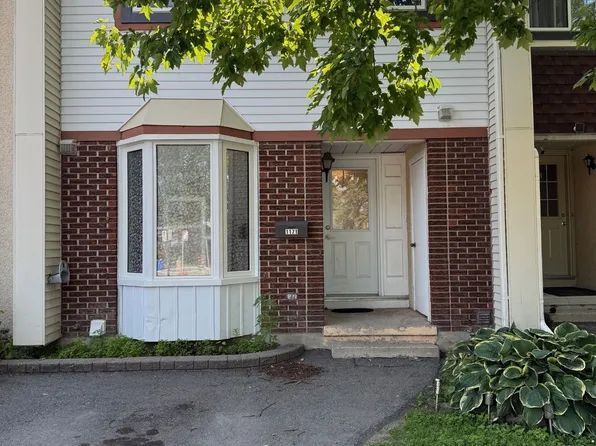 1171 Priory Ln #2, Ottawa, ON K1C 1Z8