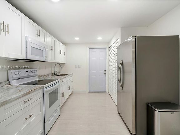 3rd image of 1010 NW 25th Ave #B