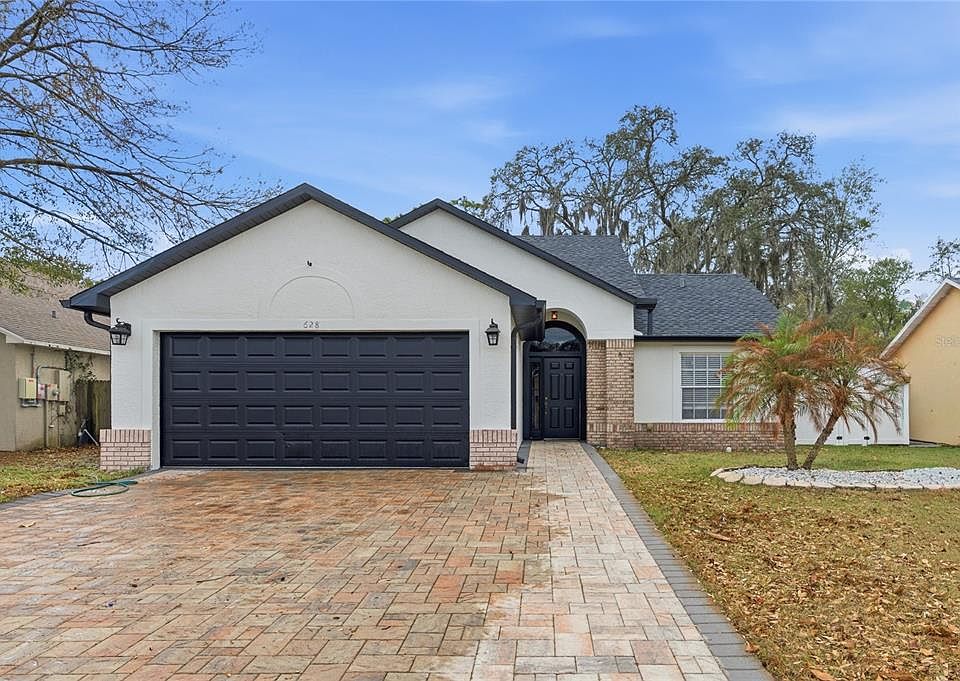 1st image of 628 Valencia Place Cir