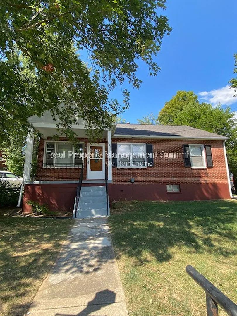 3 bed, 1.0 bath, 999 sqft, $1,545 — Photo 2